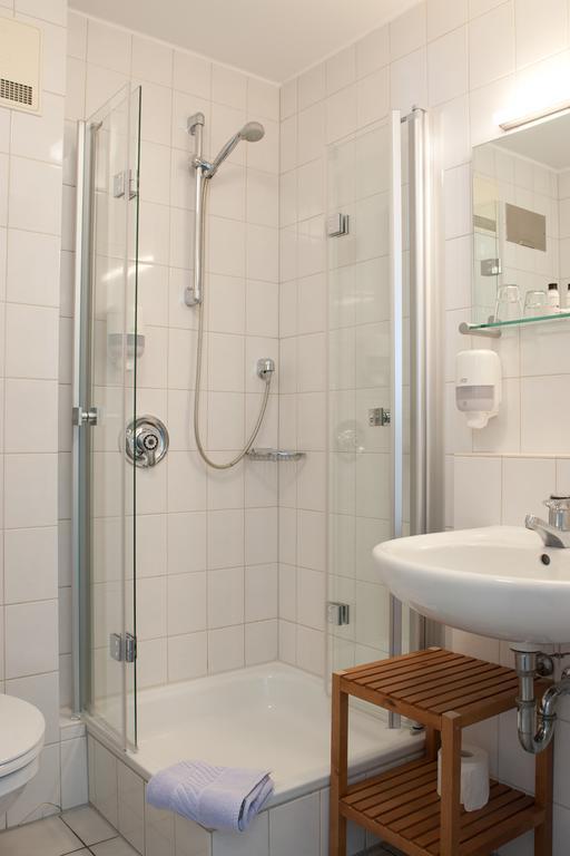 Landhotel Zur Bretzel Babenhausen  Bilik gambar